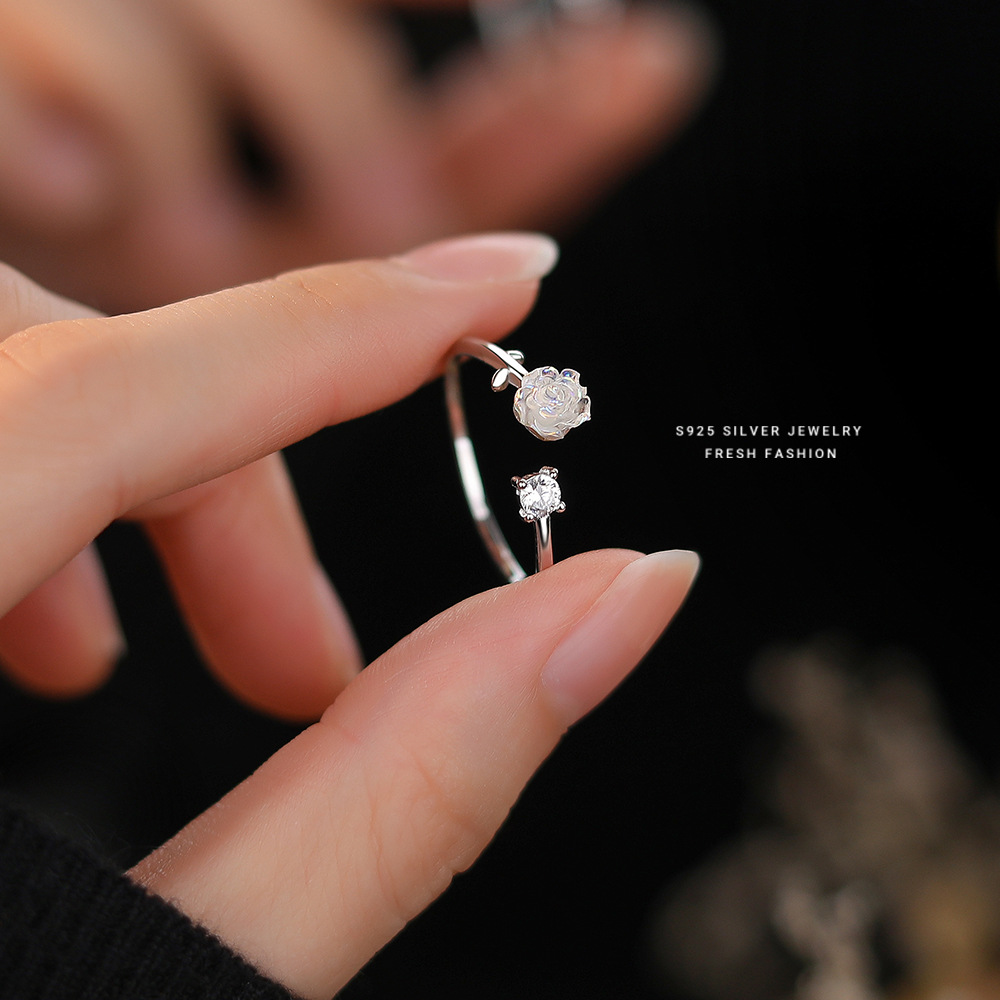 Silver Rose Ring: Elegance in Bloom