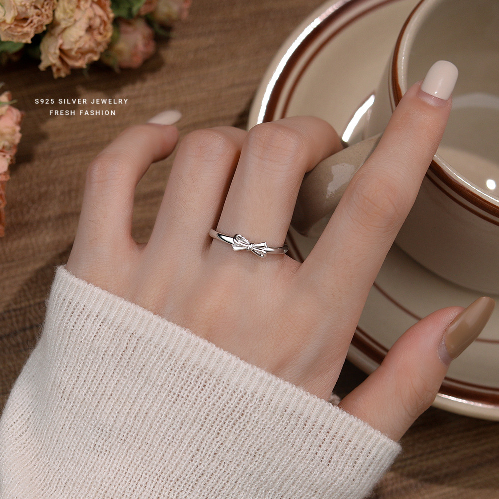 Minimalist Bow Shape Ring