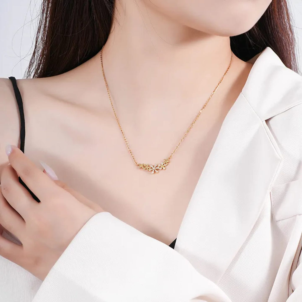 Elegant gold floral necklace