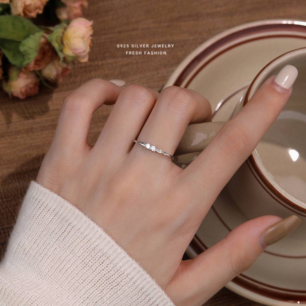 Twisted CZ Stone Silver Ring