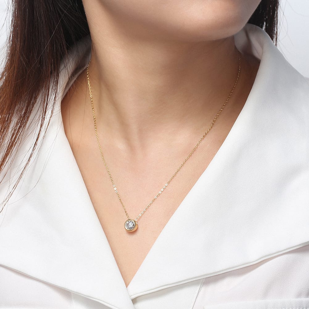 Minimalist round cz pendant necklace