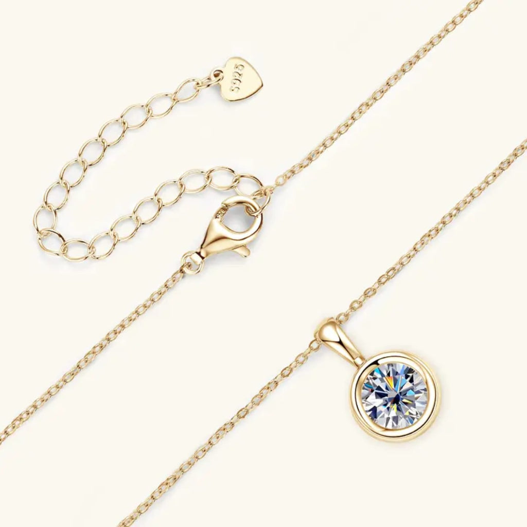 Minimalist round cz pendant necklace