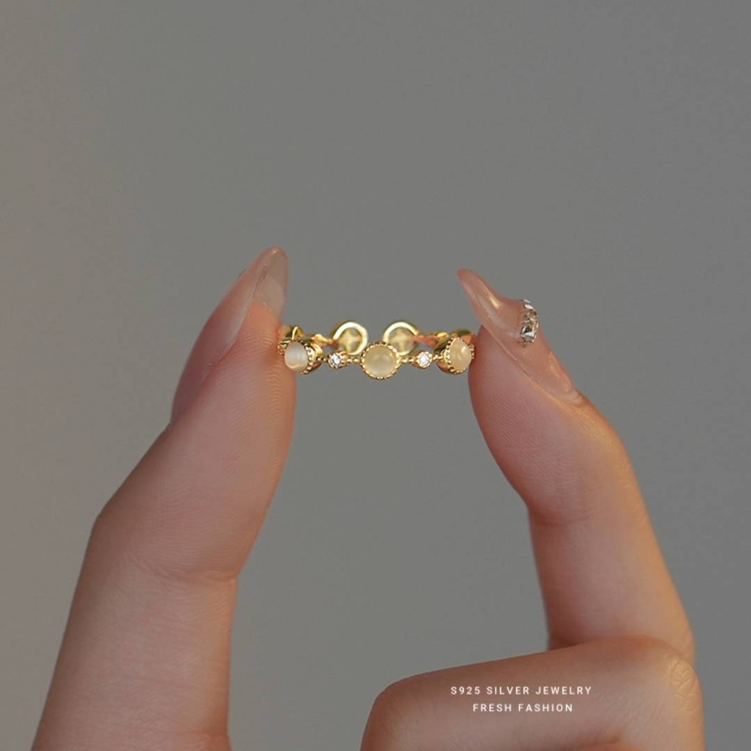 Dainty Moonstone Ring